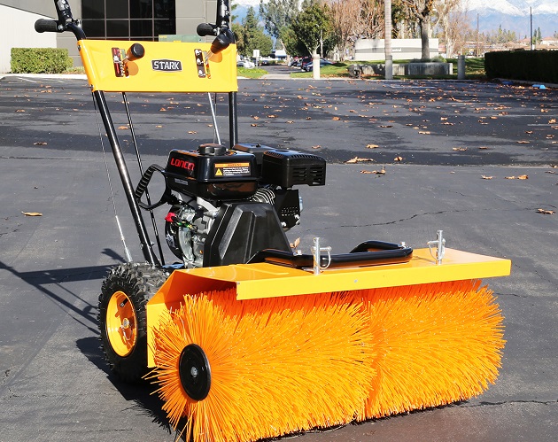 Geert gibt Tipps zur Auswahl einer geeigneten Kehrmaschine.